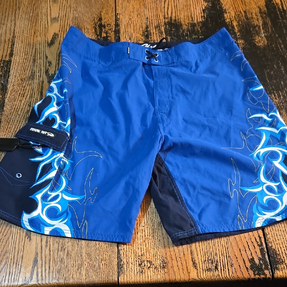Piping Hot Global Board Riding Men's Blue Swim Shorts Size 38
